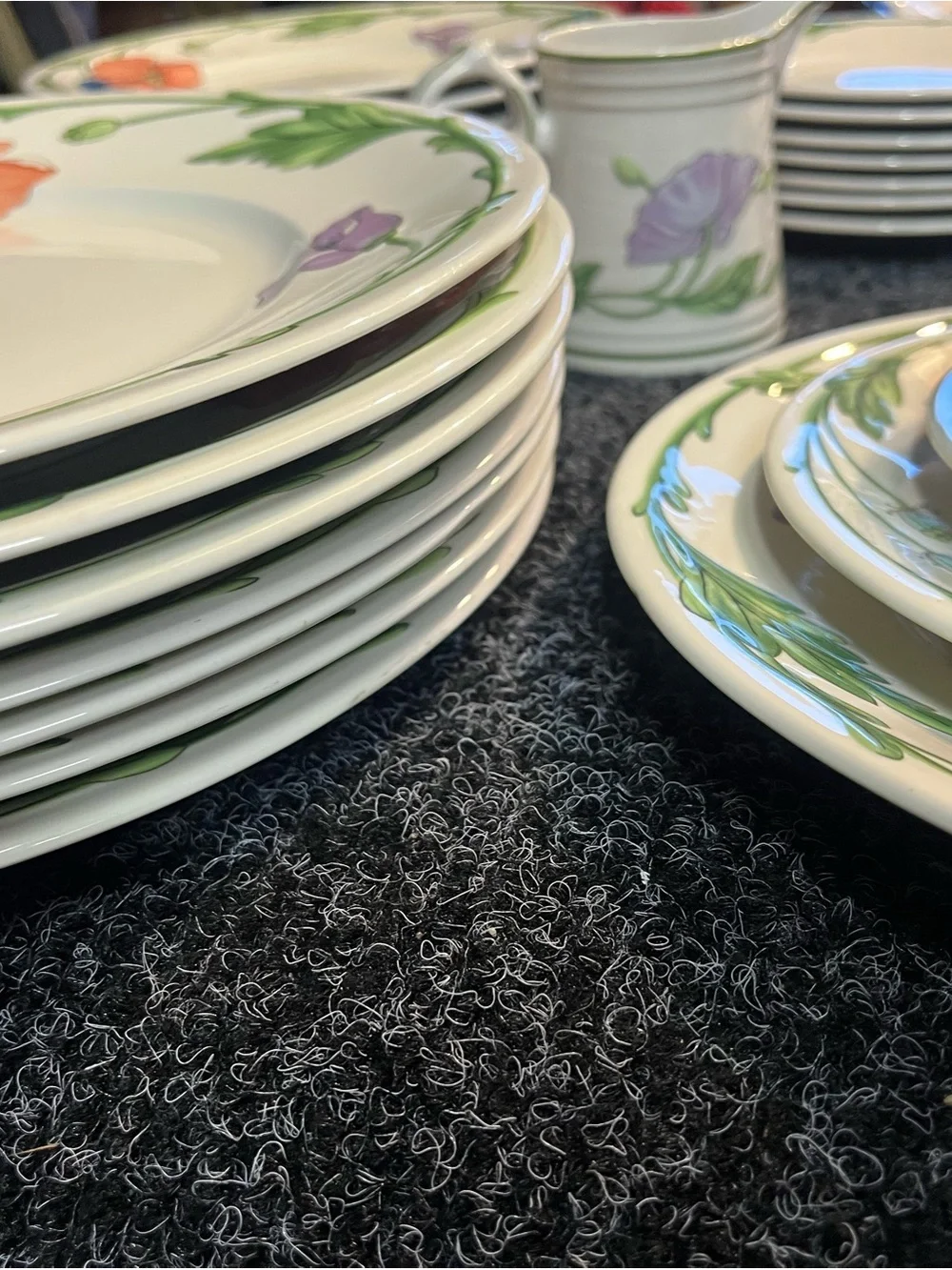 Villeroy & Boch Amapola Floral Porcelain Dinnerware Set